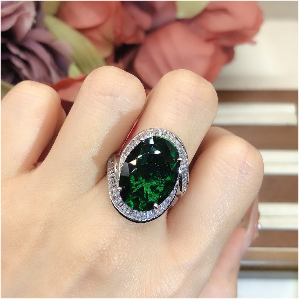 Drunken neon green imitation natural Zambian emerald ring vintage vintage vintage style large carat green diamond women s ring image 1
