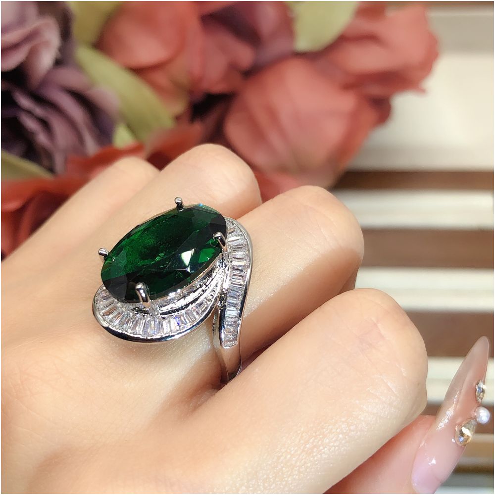 Drunken neon green imitation natural Zambian emerald ring vintage vintage vintage style large carat green diamond women s ring image 2