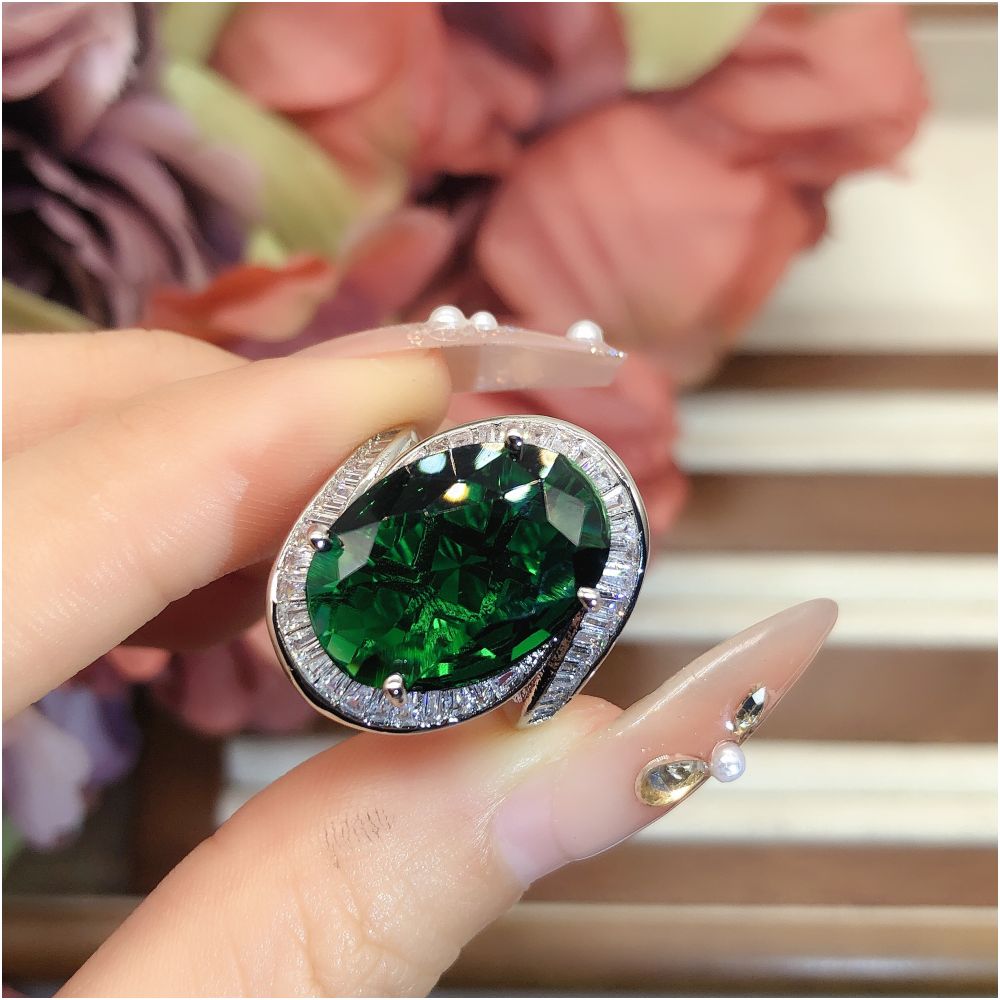 Drunken neon green imitation natural Zambian emerald ring vintage vintage vintage style large carat green diamond women s ring image 4