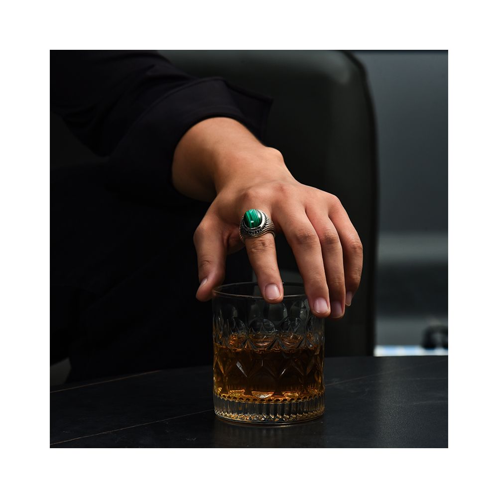 IDEAGEMER Malachite Ring for Men Retro Trendy Luxurious Sophisticated and Personalized Closed Loop Ring image 3