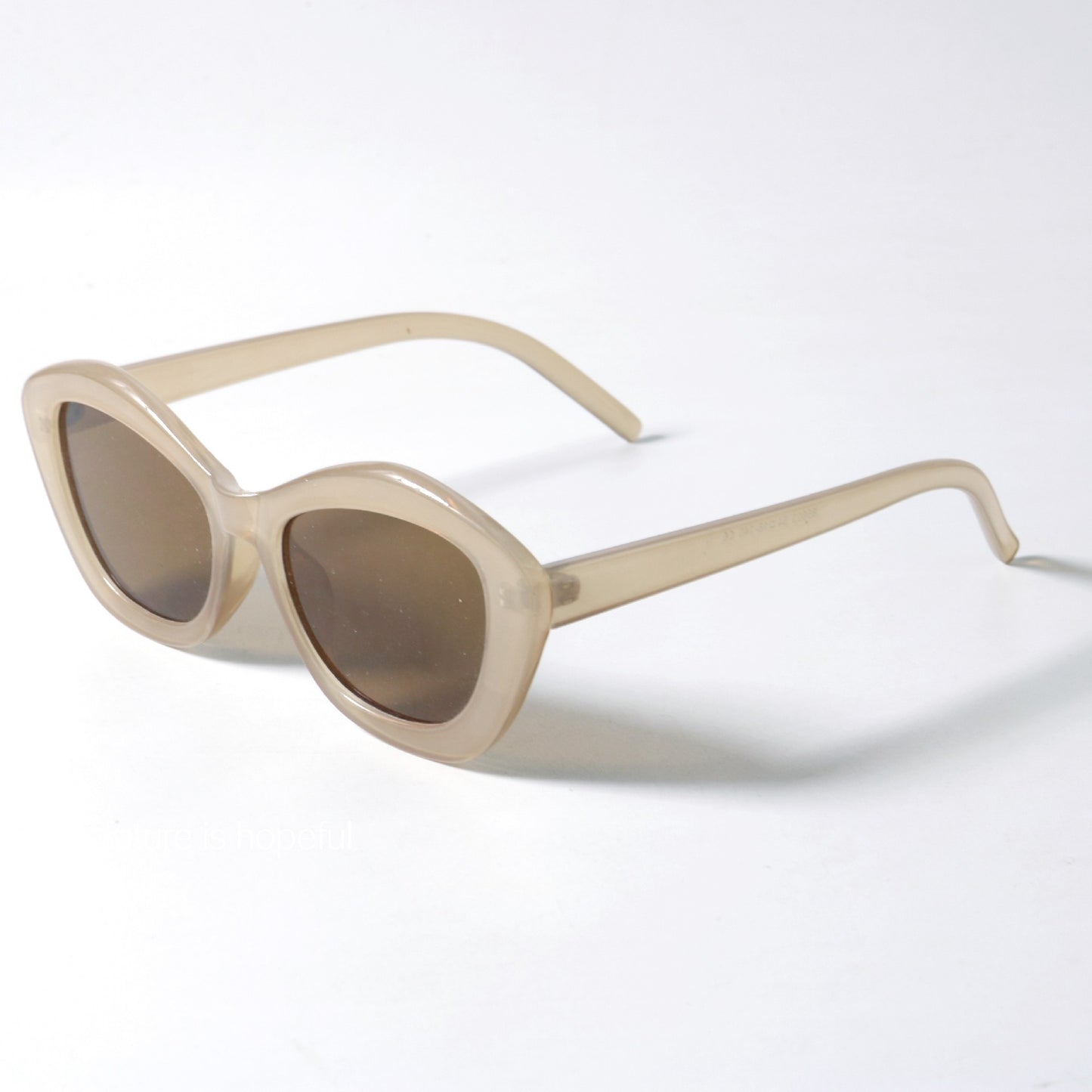 White framed sunglasses UV400