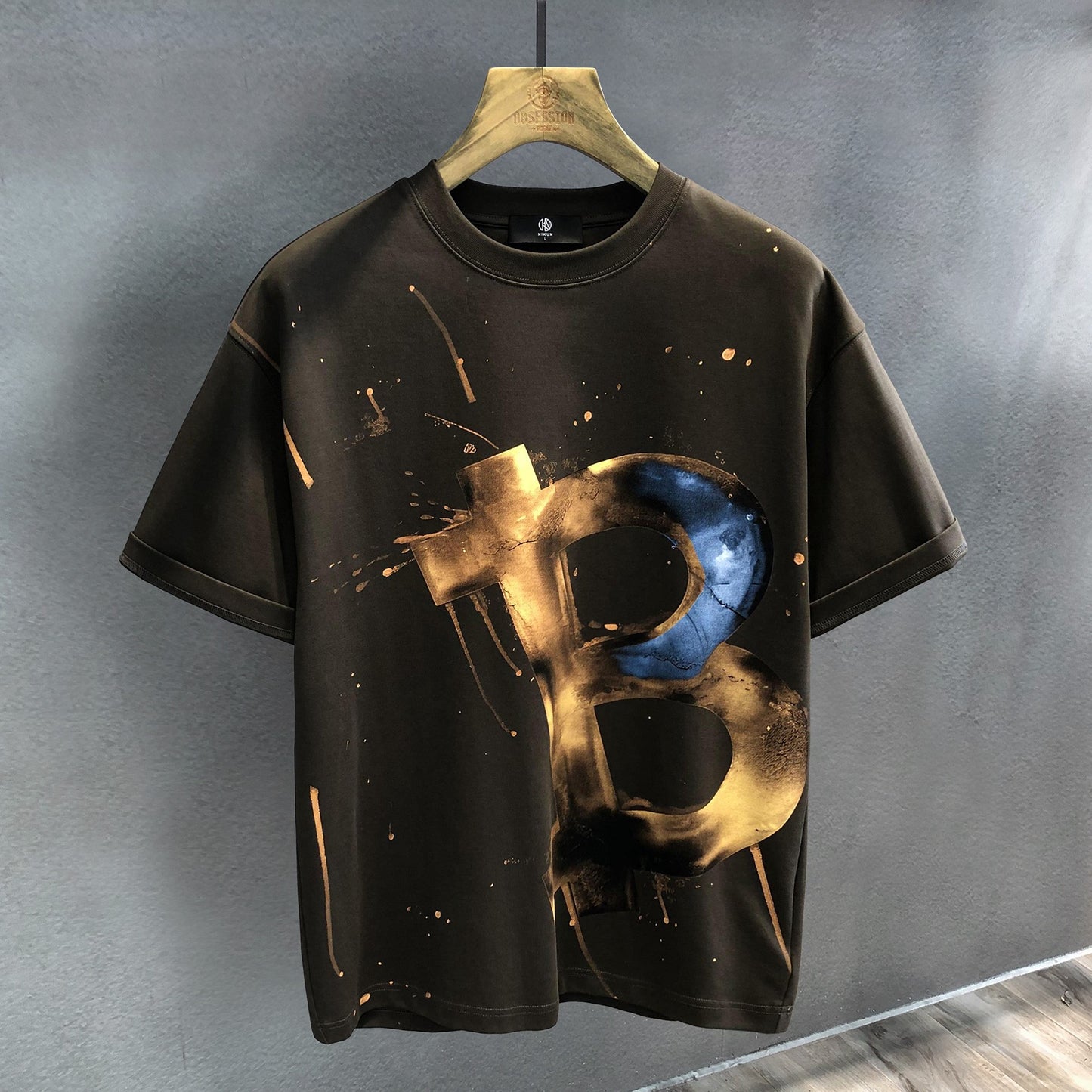 Planet contrasting t-shirt counter high street hiphop