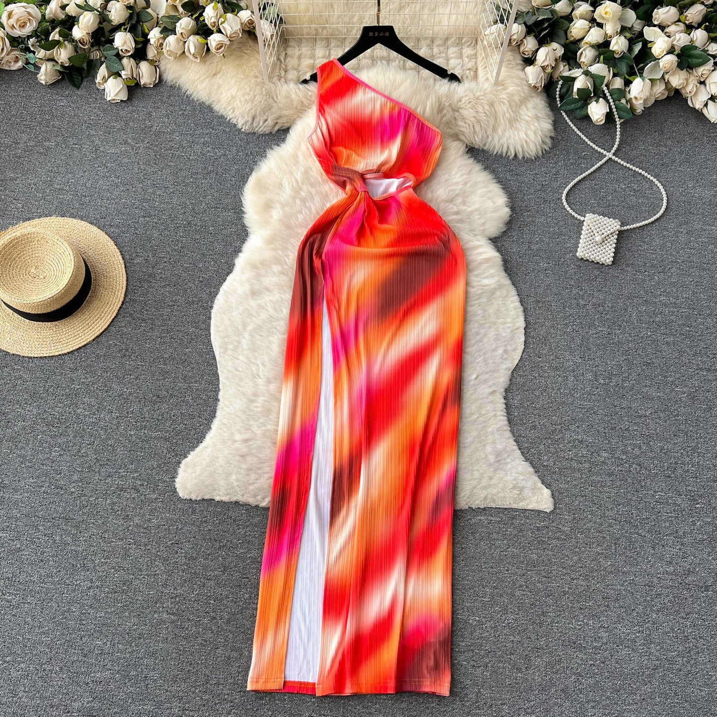 Retro American hot girl style smudged dress for women in summer with oblique collar, exposed navel, slit, slim fit, high-end pure desire long skirt