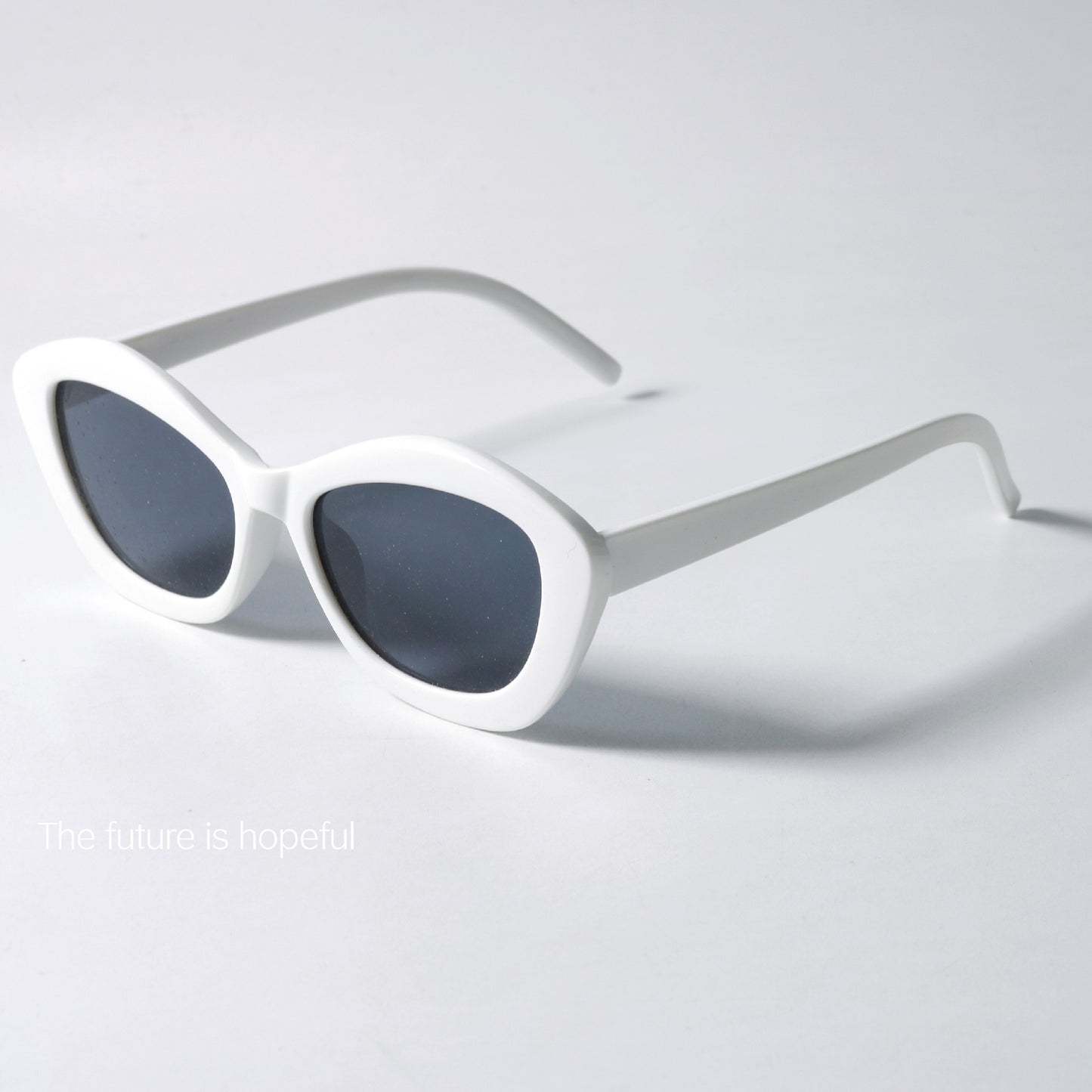 White framed sunglasses UV400