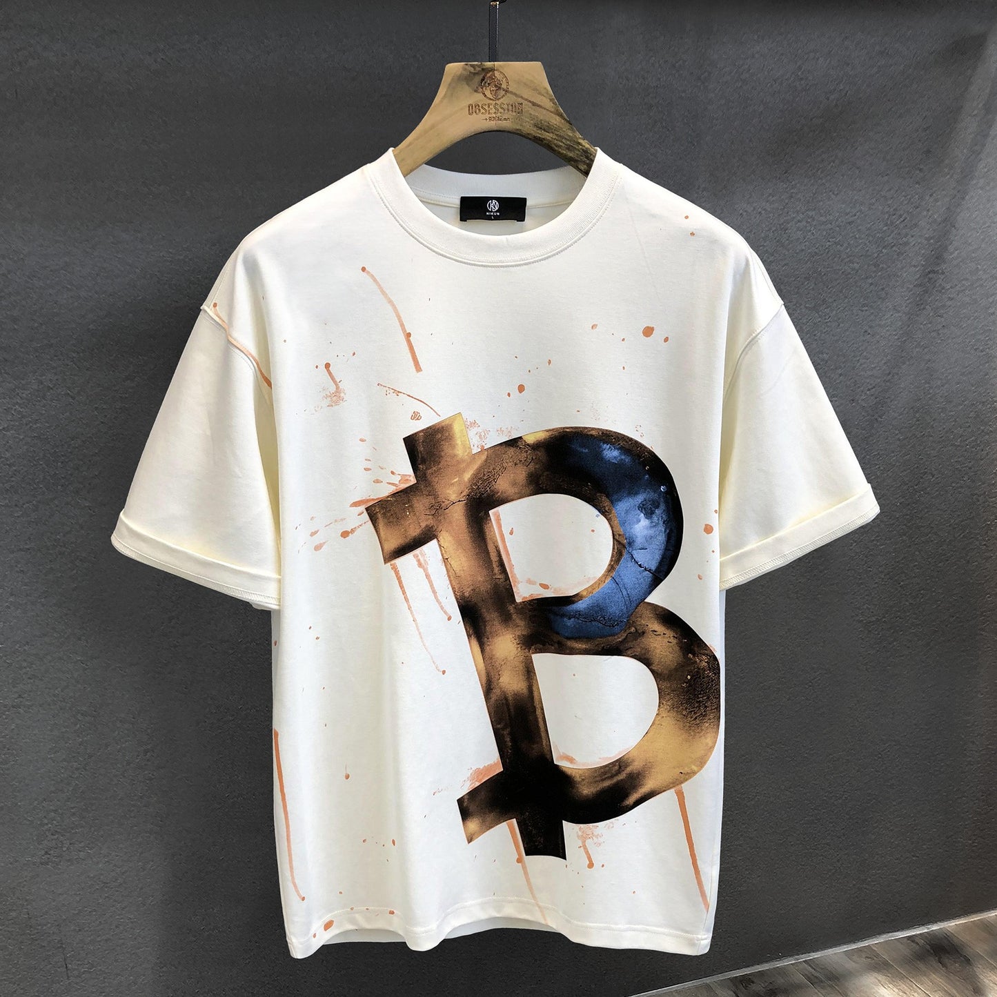 Planet contrasting t-shirt counter high street hiphop