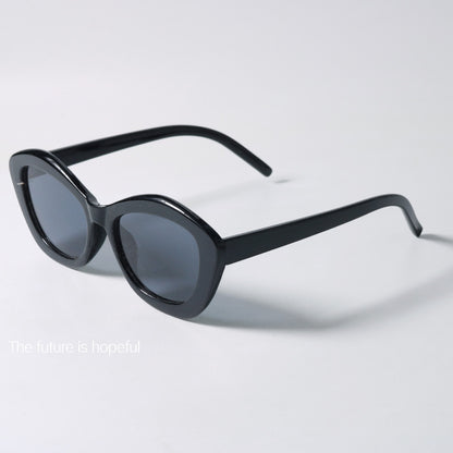 White framed sunglasses UV400