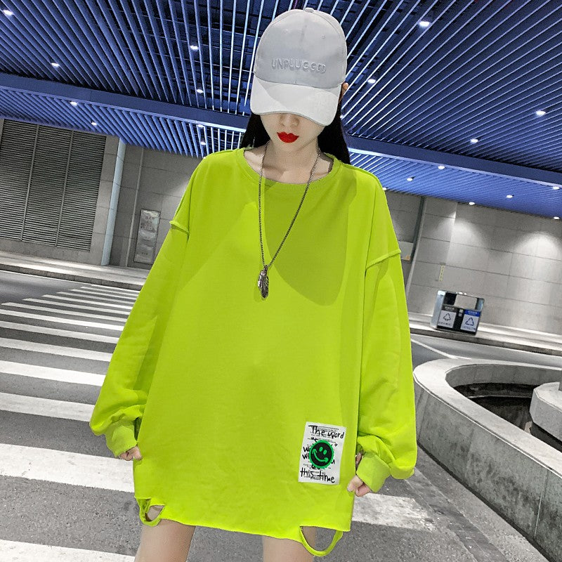 Bright green bottoming long-sleeved sweater