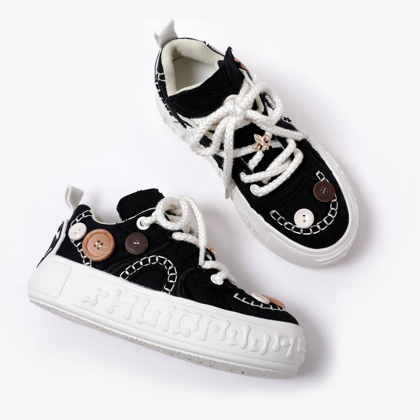 Low-top canvas button bread shoes for women