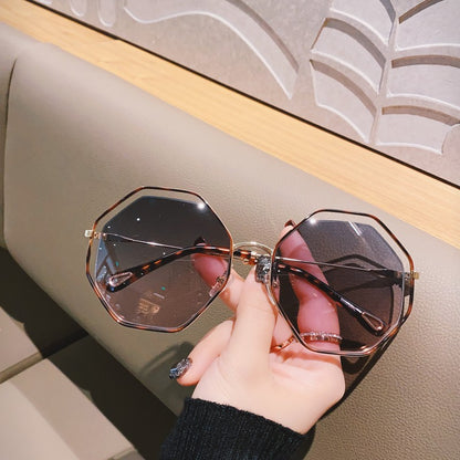 Fashionable polygonal sunglasses