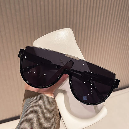 Sleek street style sunshades