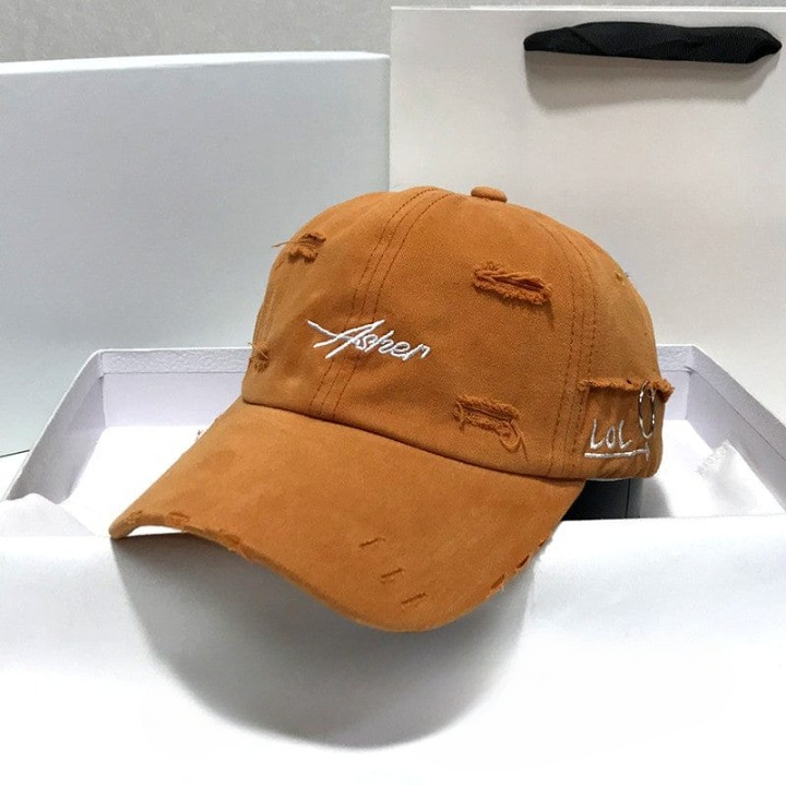 Ripped baseball cap letter face cap