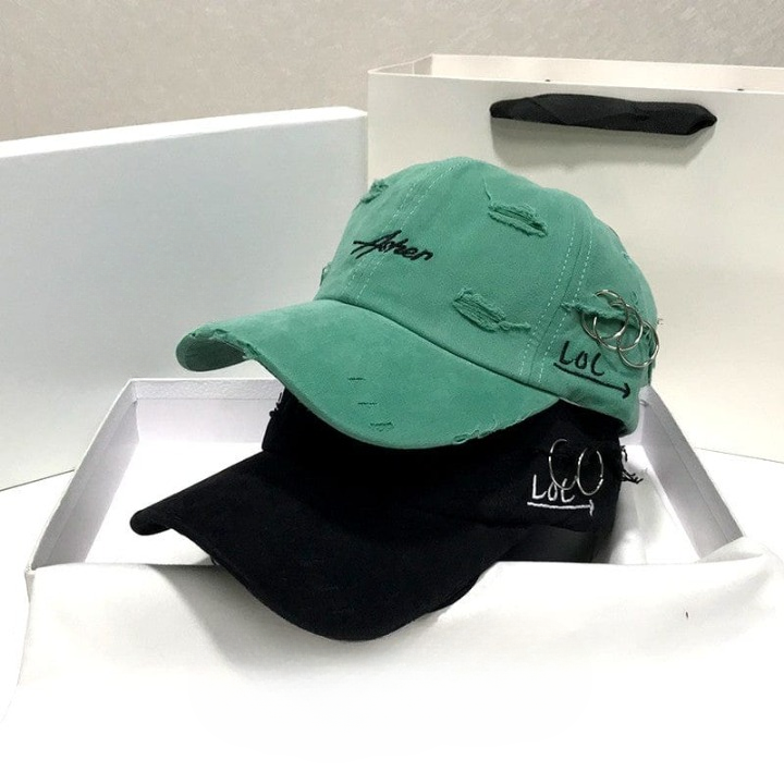 Ripped baseball cap letter face cap