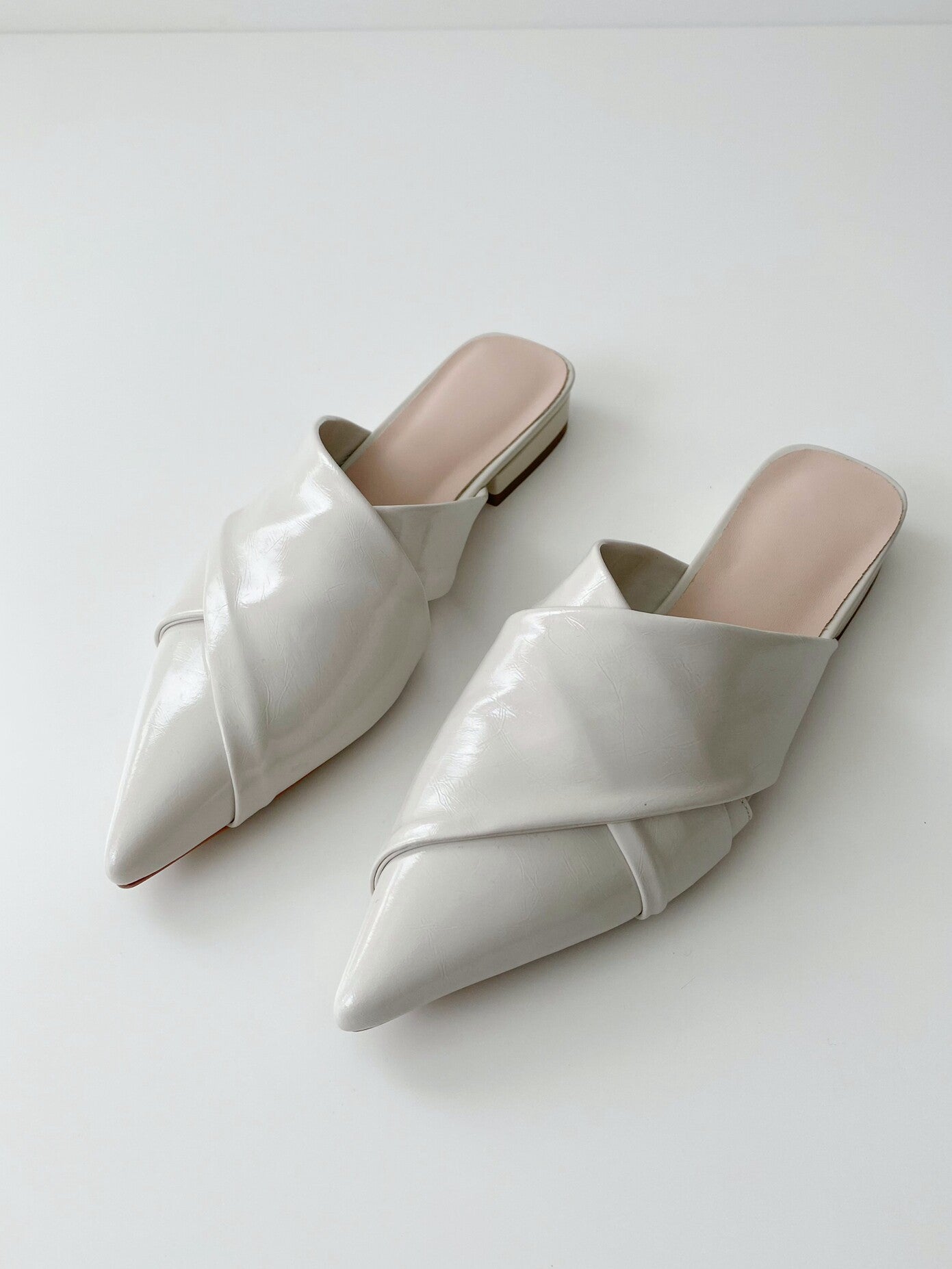 Purple pointed leather flat slippers fashionable sandals