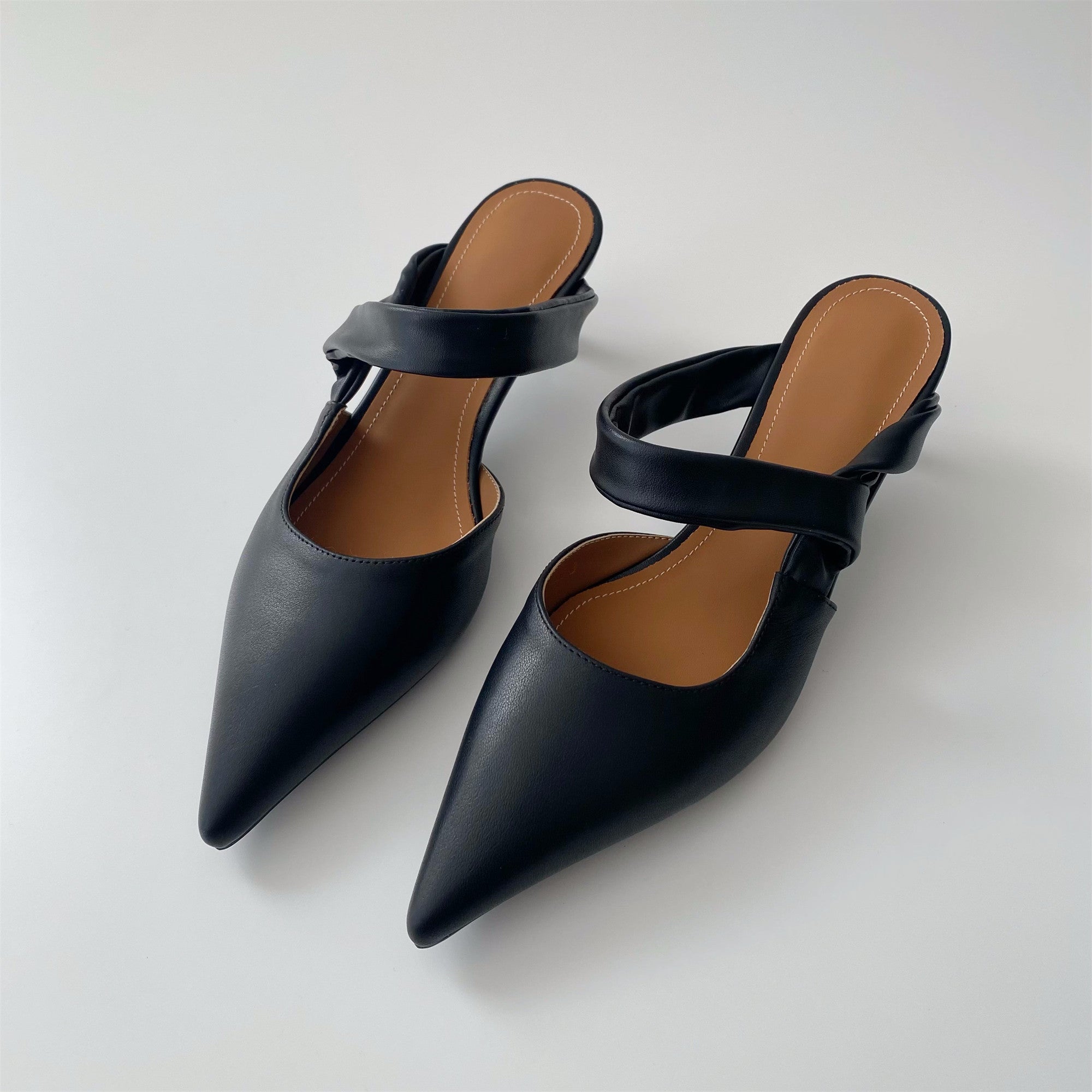 Comfortable  off-white leather sandals high heel half slippers