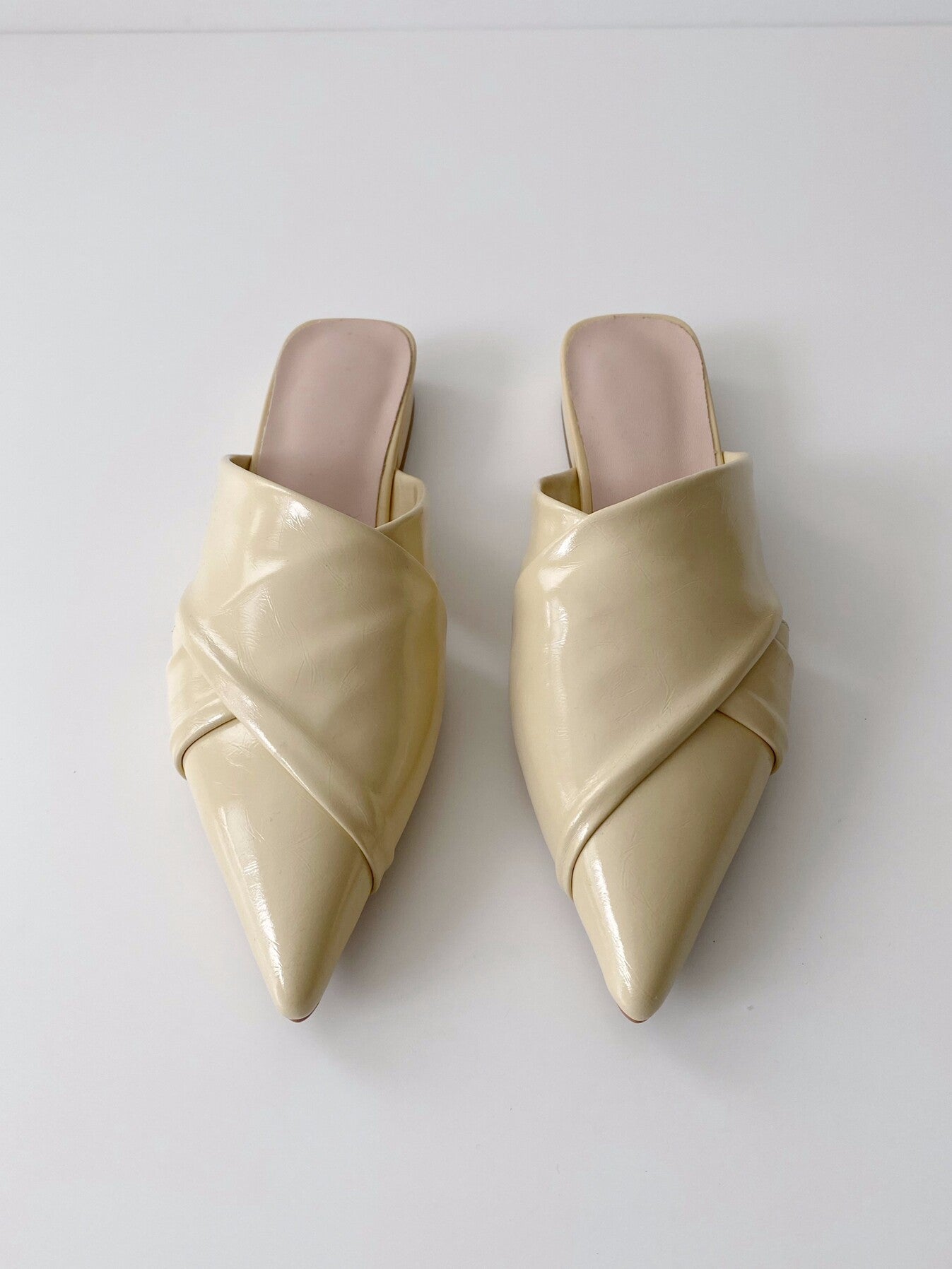 Purple pointed leather flat slippers fashionable sandals