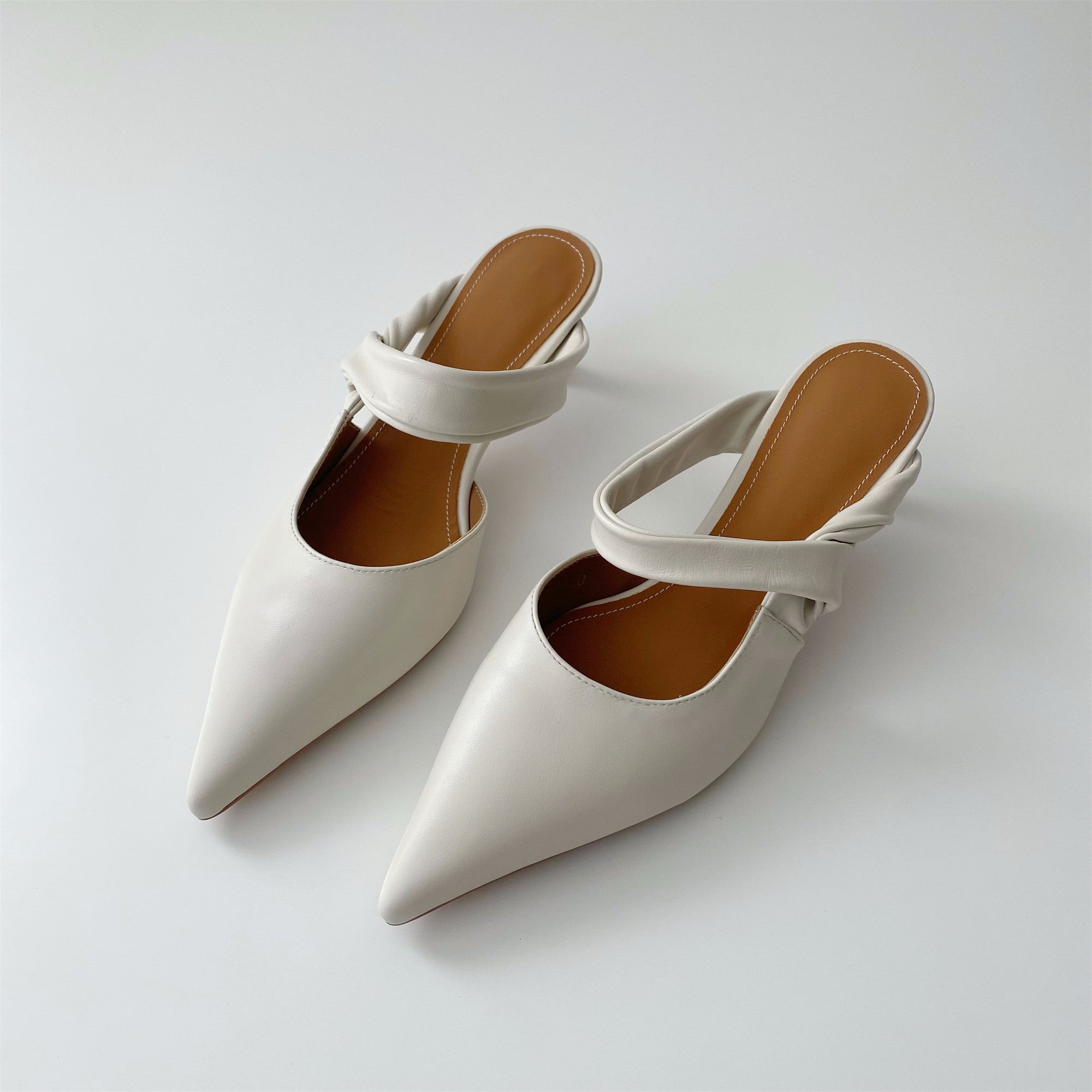 Comfortable  off-white leather sandals high heel half slippers
