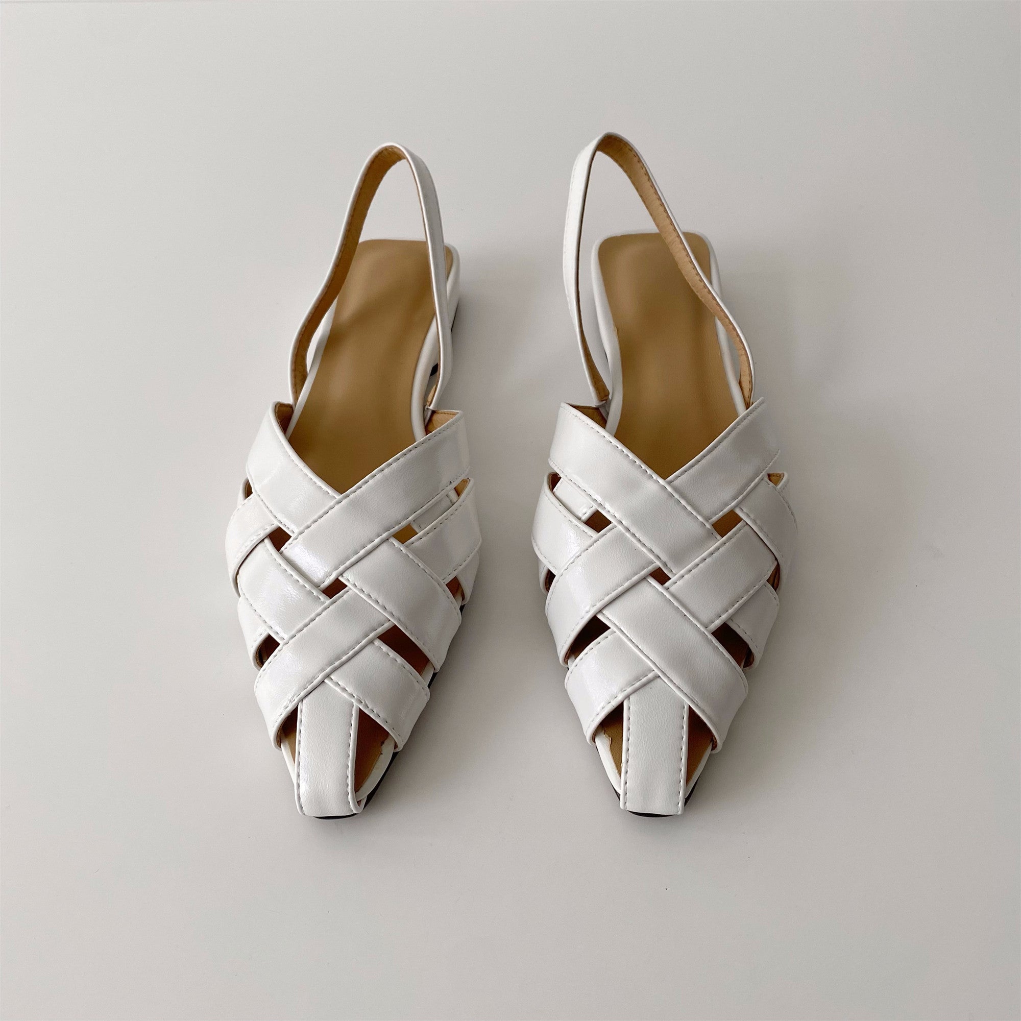 Woven gold low-heeled toe sandals flat shoe