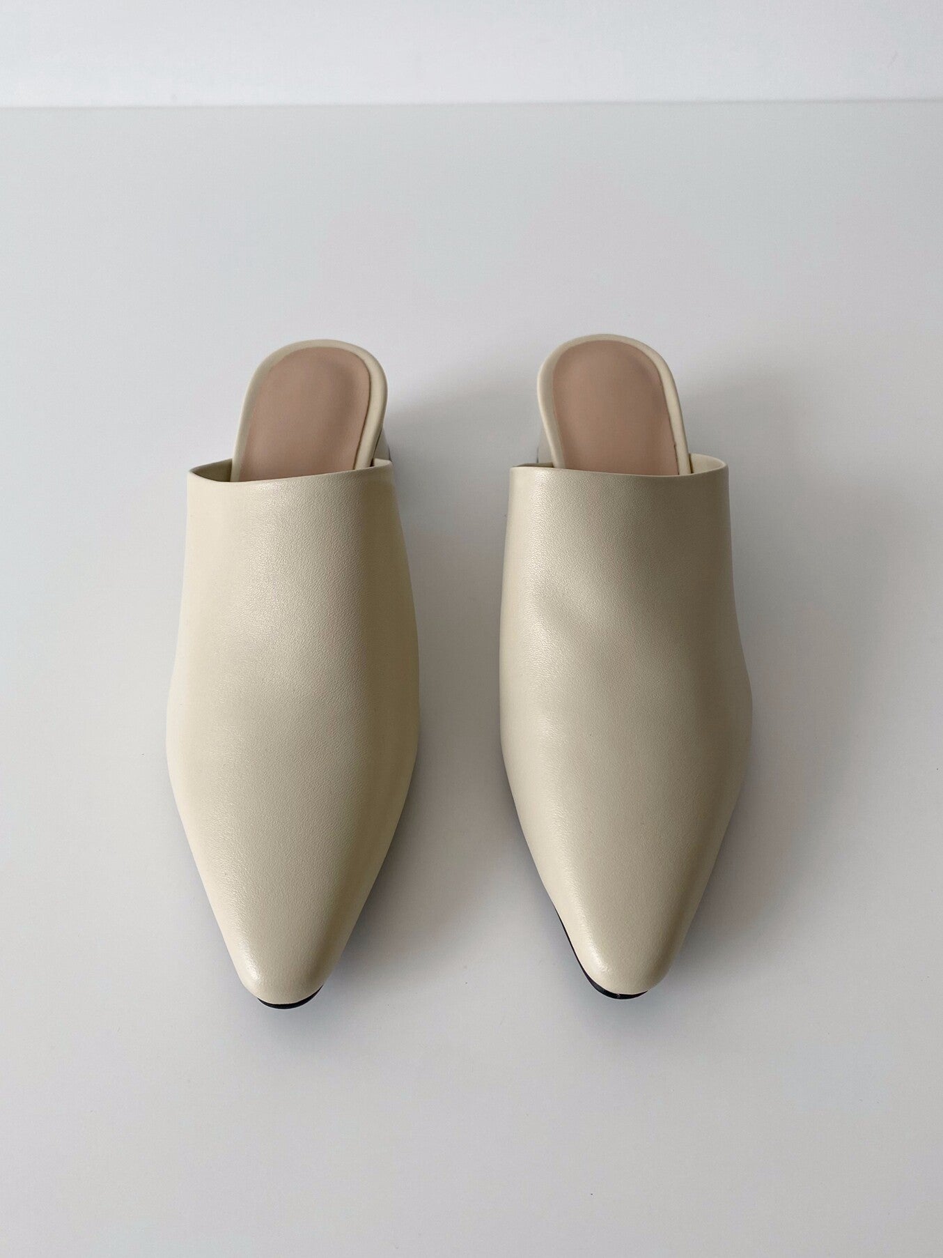 Large bottle Korean INS apricot leather pointed toe thick heel versatile casual lazy sandals wear mules and half-slippers for women