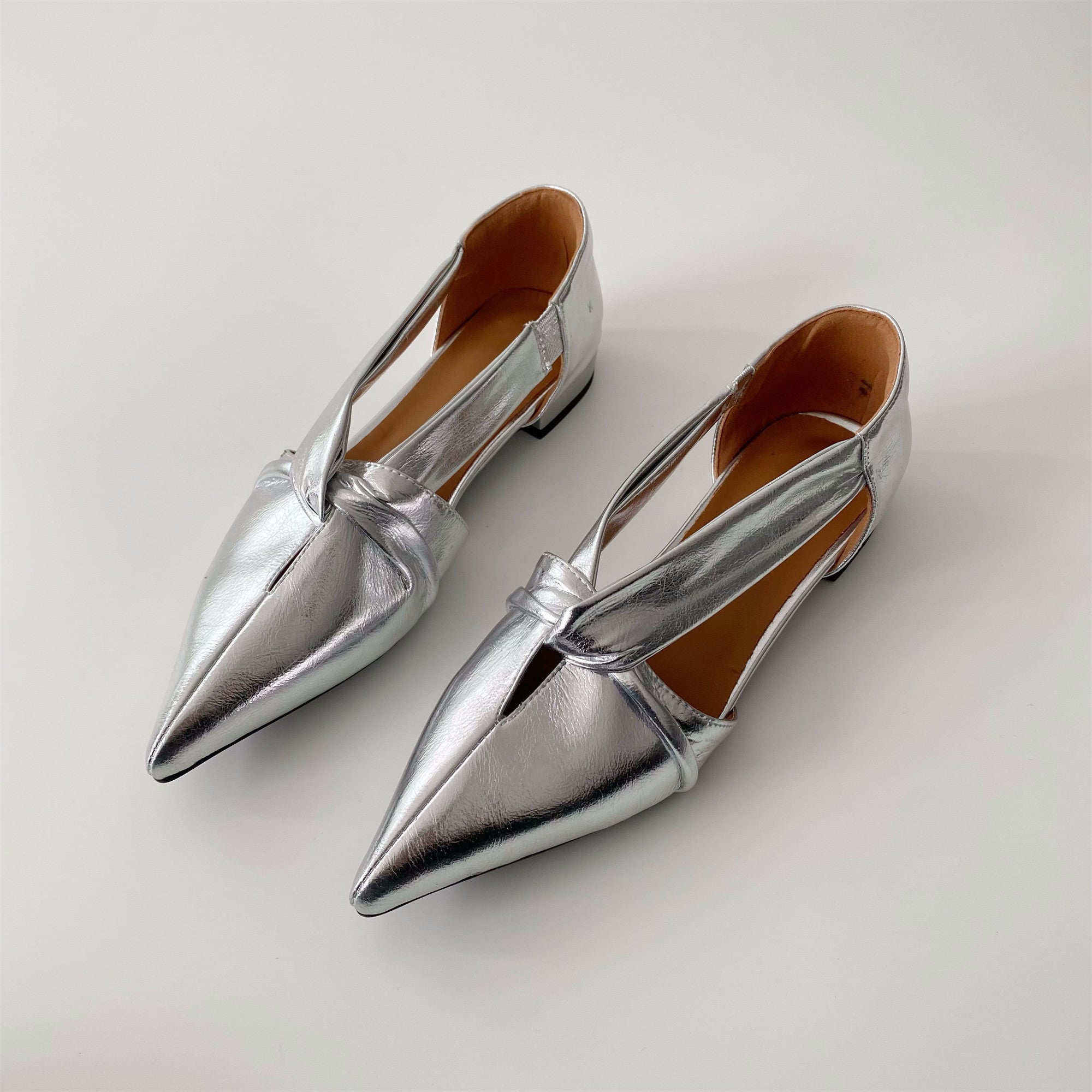 Gold belt leather flat heel women shoe