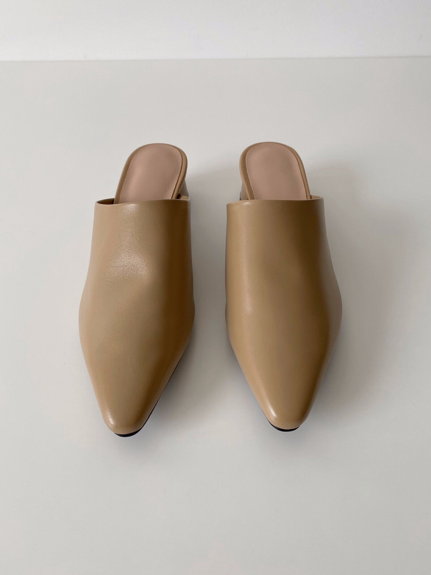 Large bottle Korean INS apricot leather pointed toe thick heel versatile casual lazy sandals wear mules and half-slippers for women
