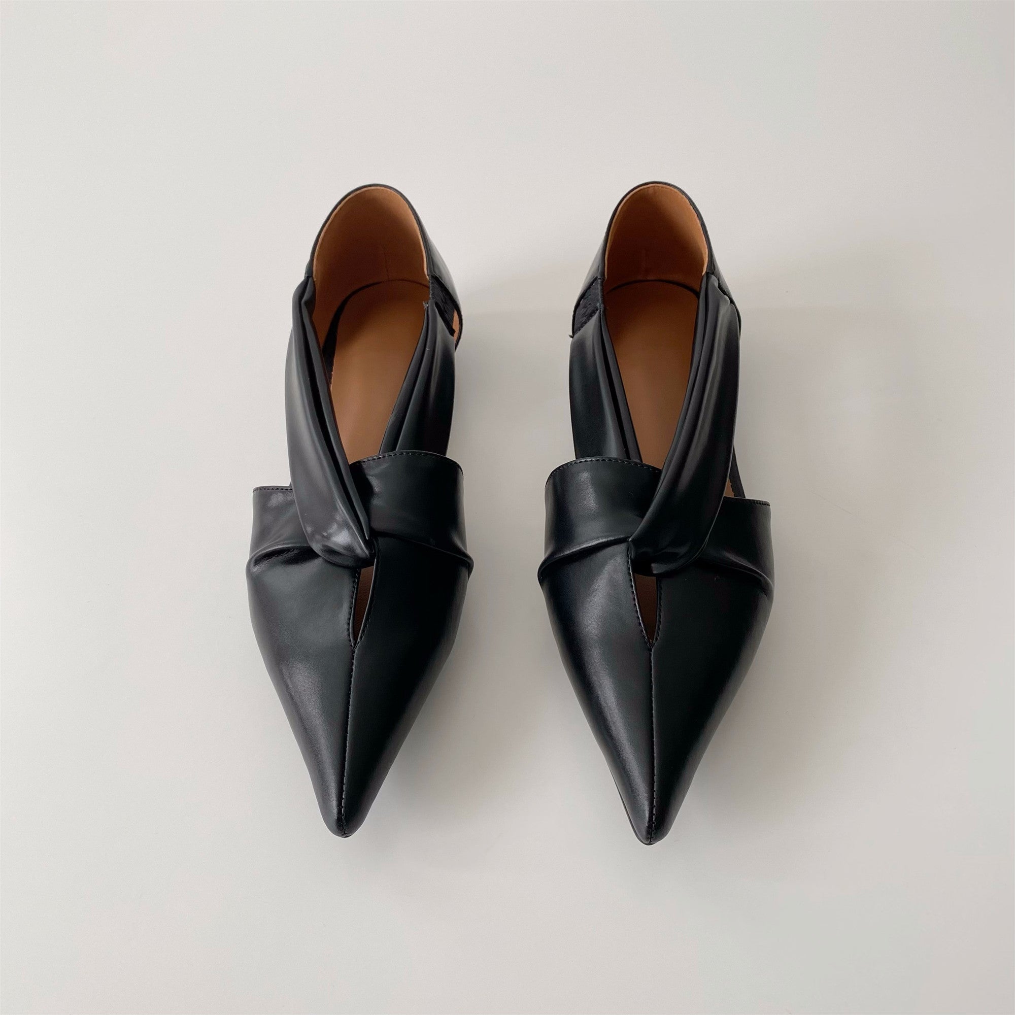 Gold belt leather flat heel women shoe