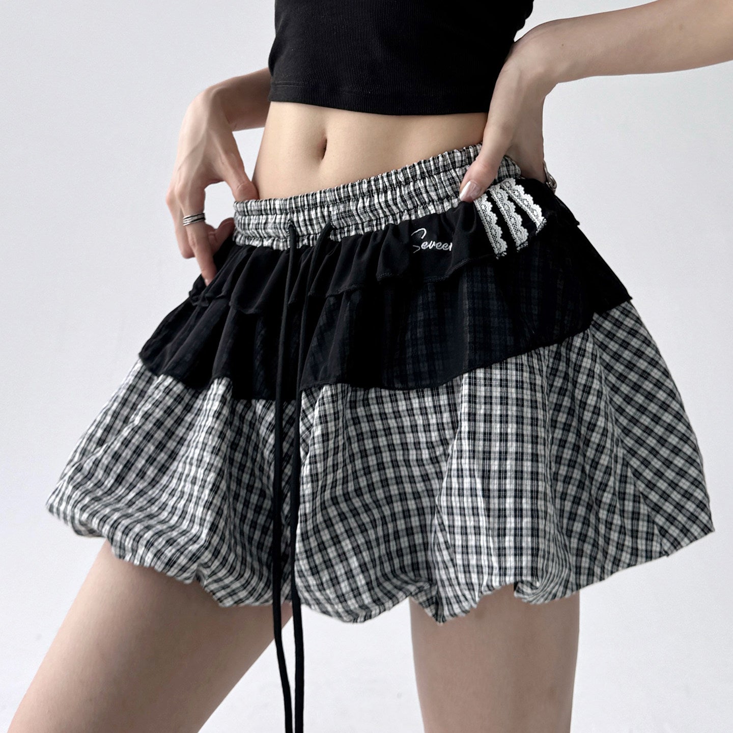 Bubble black and white skirt women's puffy pleated skirt