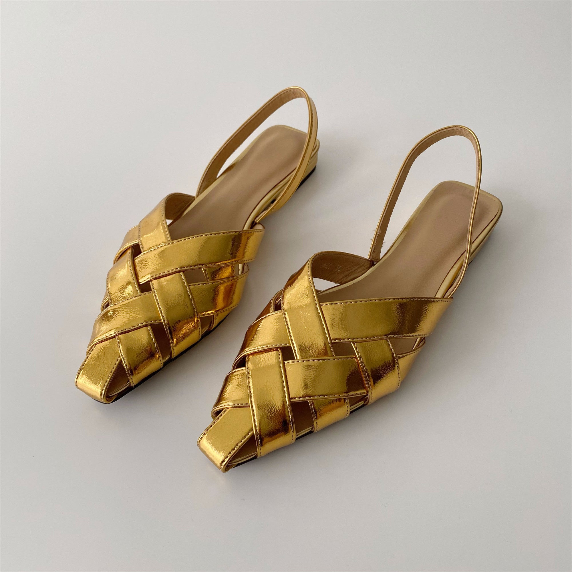 Woven gold low-heeled toe sandals flat shoe