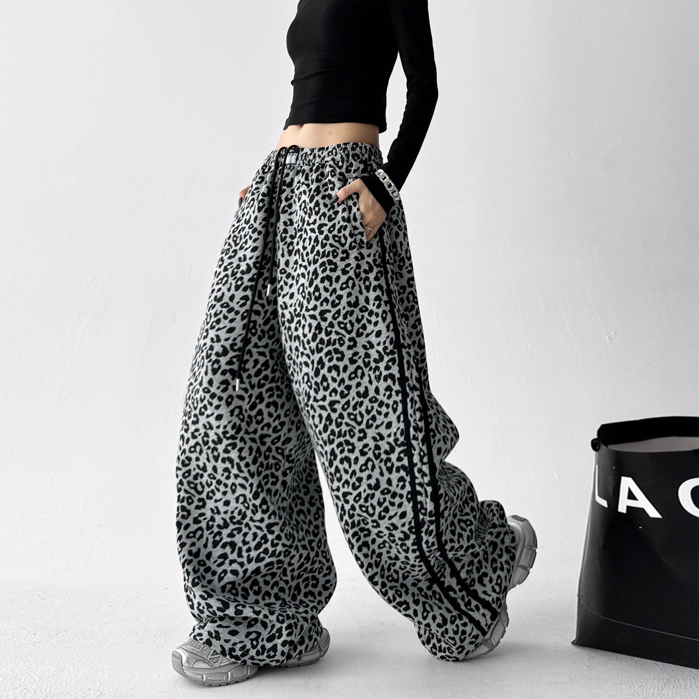 Classic leopard print women's high-waisted wide-leg pants