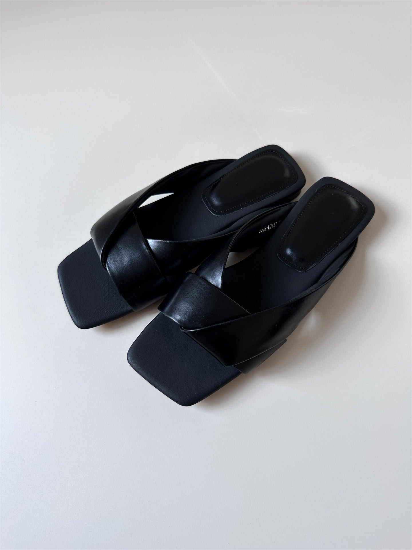 Red leather flat sandals Women slippers