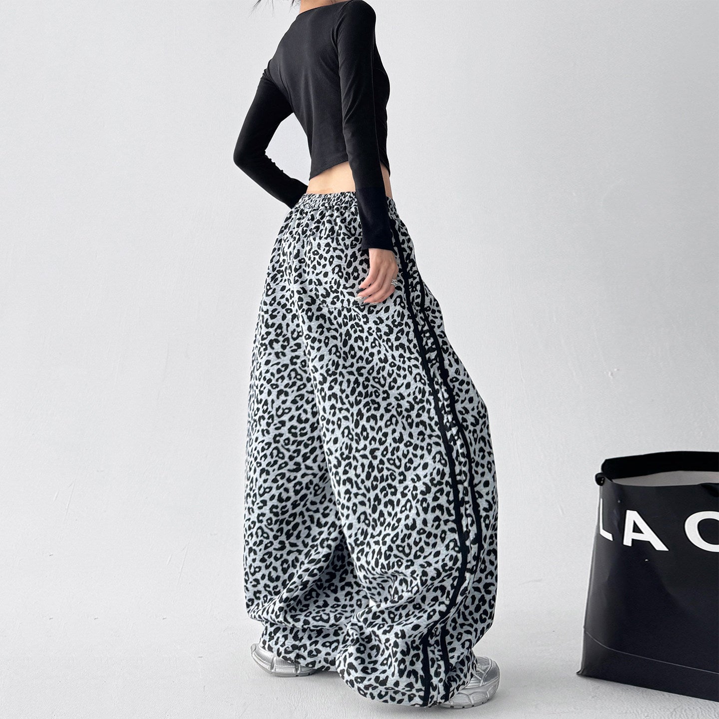 Classic leopard print women's high-waisted wide-leg pants