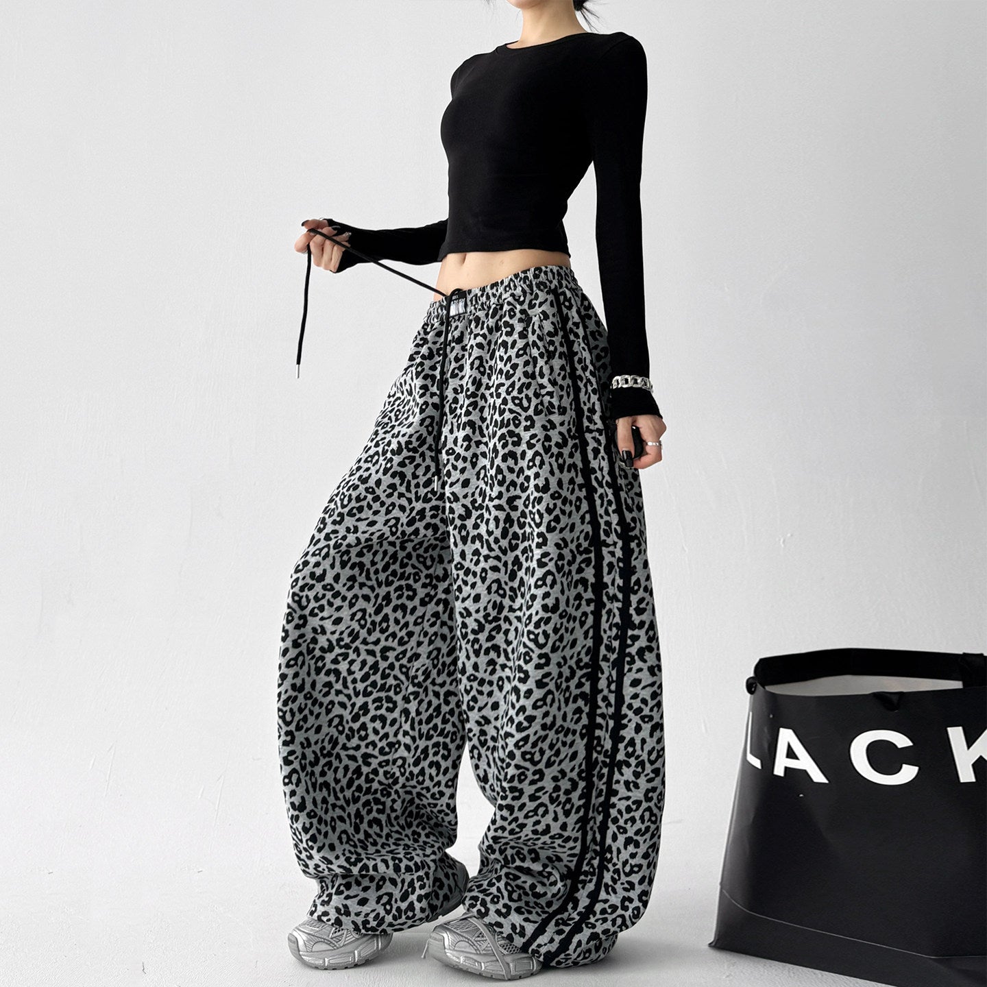 Classic leopard print women's high-waisted wide-leg pants