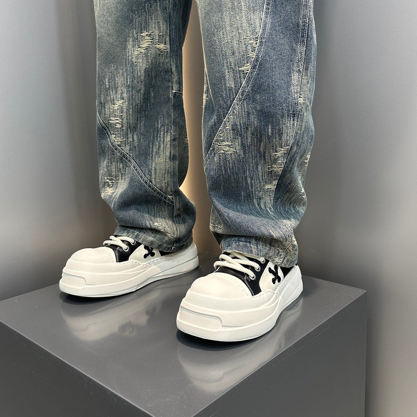 Jeans Jacquard Nostalgic Scratched Scimitar Long Pants