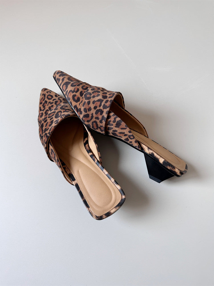 Simple leopard print pointed toe mid-heel summer shoes