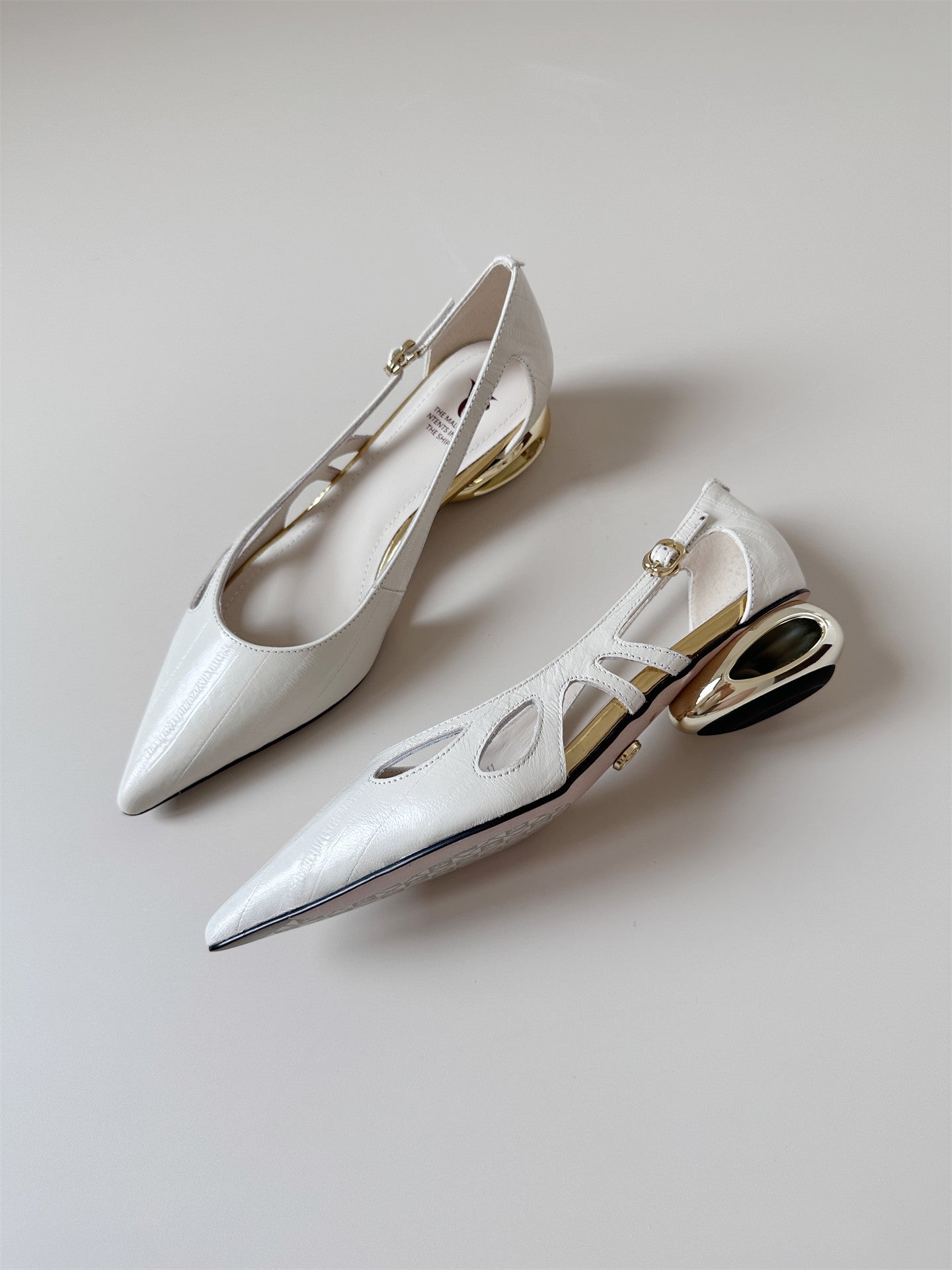 Vintage white pointed leather 3.5cm mid-heel heel shoes women's sandals
