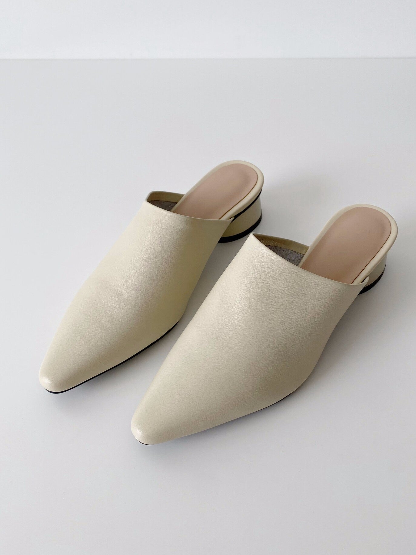 Large bottle Korean INS apricot leather pointed toe thick heel versatile casual lazy sandals wear mules and half-slippers for women