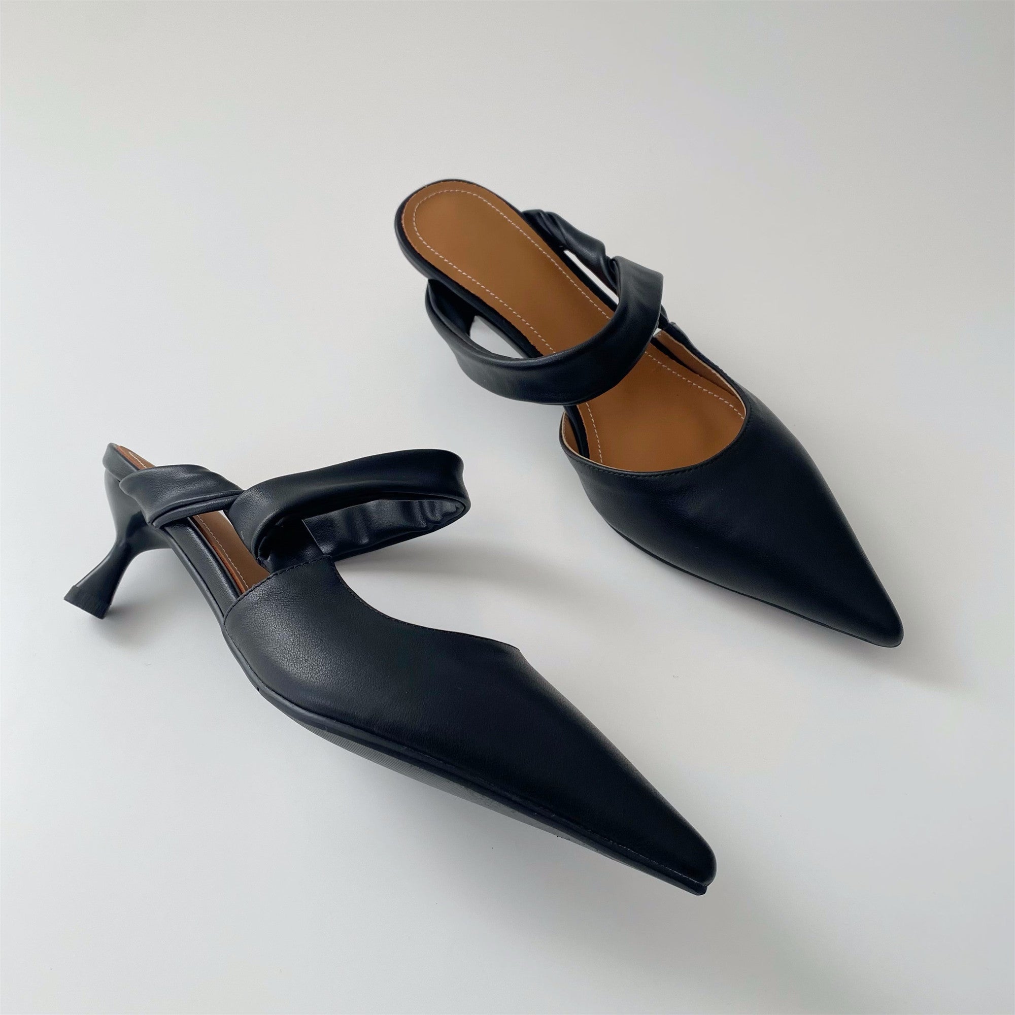 Comfortable  off-white leather sandals high heel half slippers