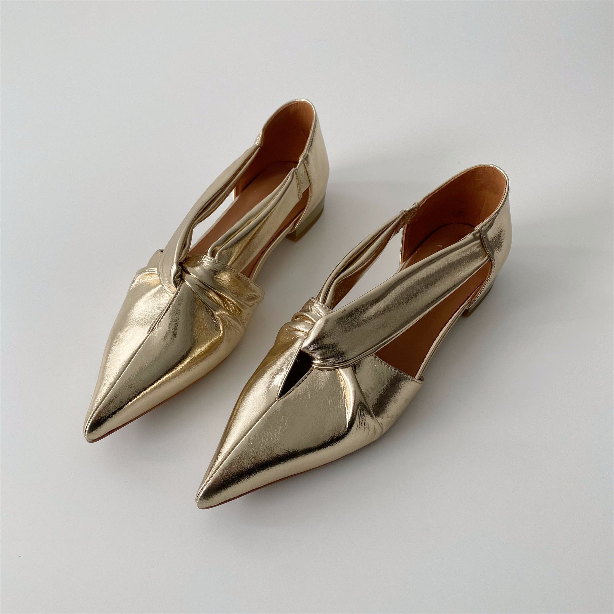 Gold belt leather flat heel women shoe