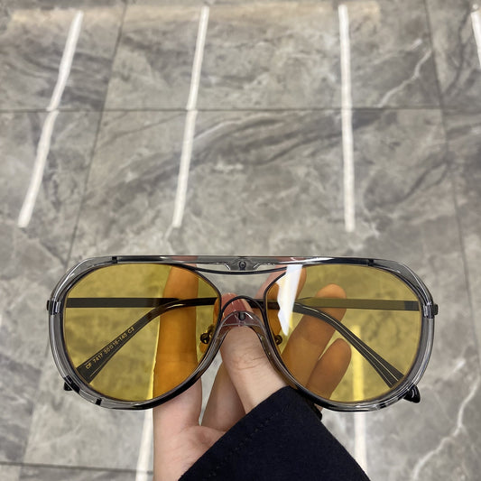 Ladies fashionable sunglasses