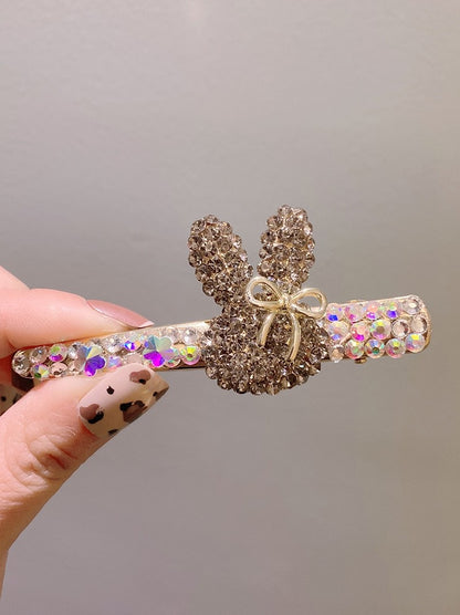 Diamond-encrusted hair clip for women