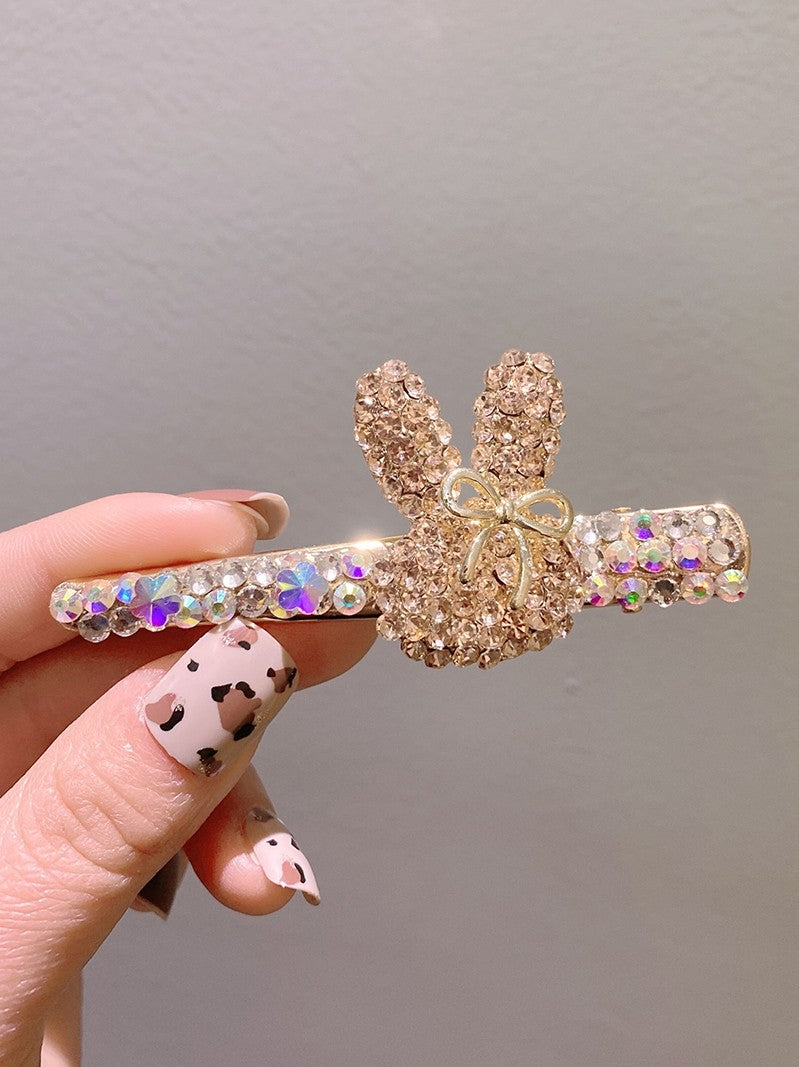 Diamond-encrusted hair clip for women