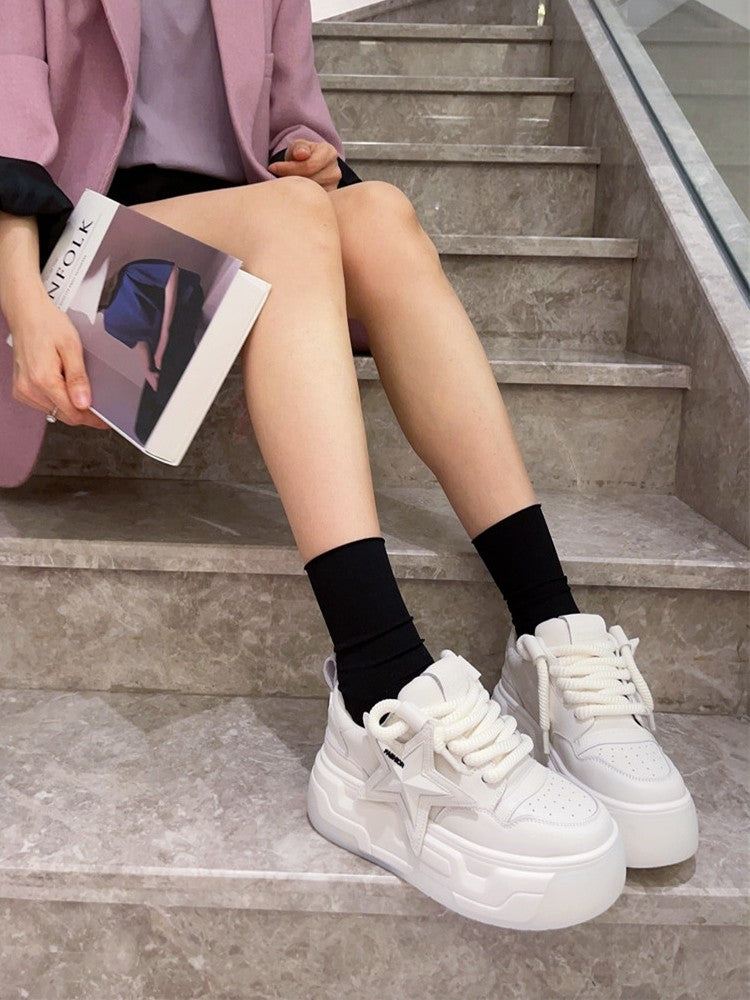 Cute bread shoes white sneakers