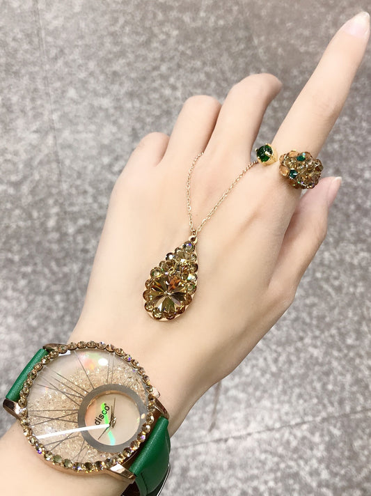 Women Jewelries set wristwatches necklace and ring