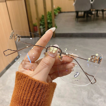 Urban-cool unisex eyewear