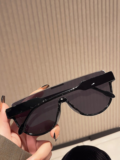 Sleek street style sunshades