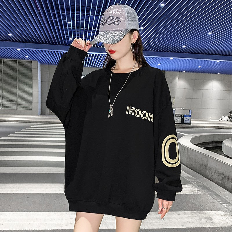 Round neck black printed oversize hooded sweater