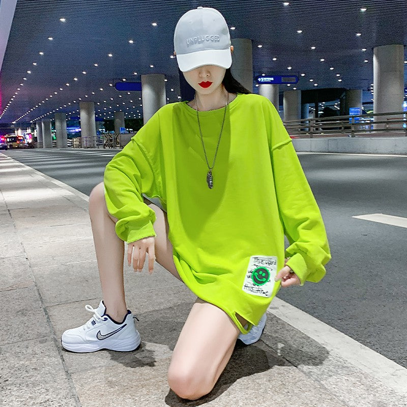 Bright green bottoming long-sleeved sweater