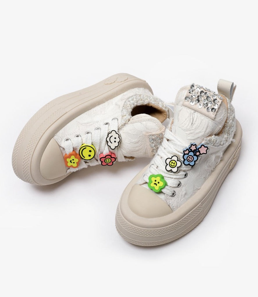 Smiley face pendant canvas shoes for women