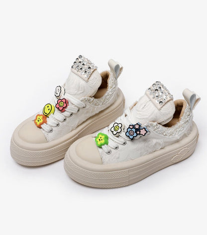 Smiley face pendant canvas shoes for women