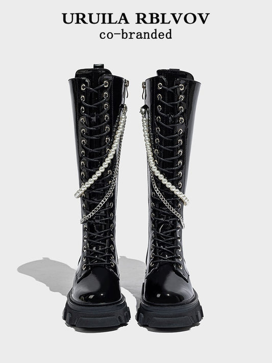 Black pearl chain knight boots