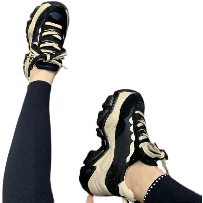 Fashionable high versatile sneaker